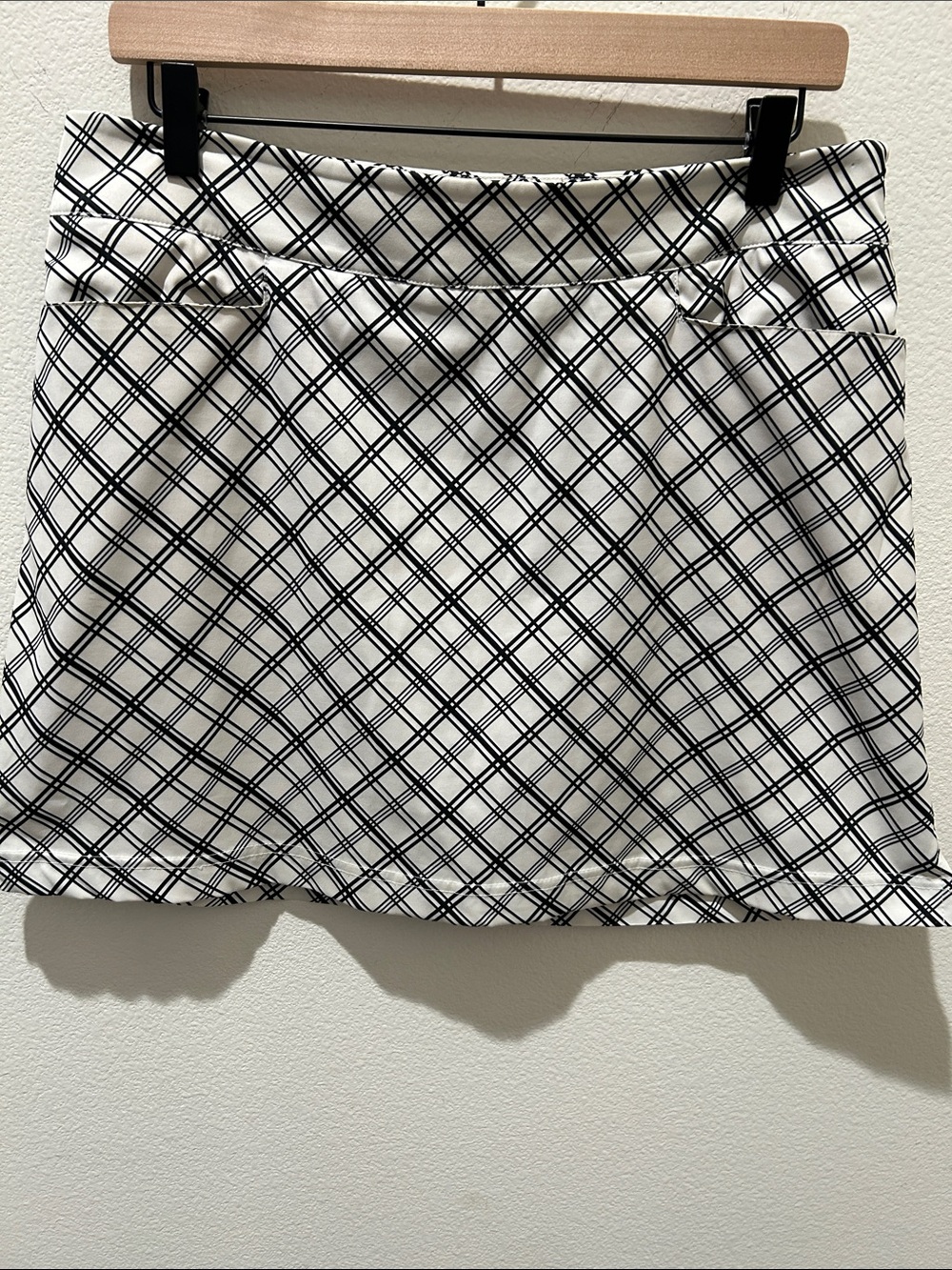 Tail Black & White Plaid Skorts